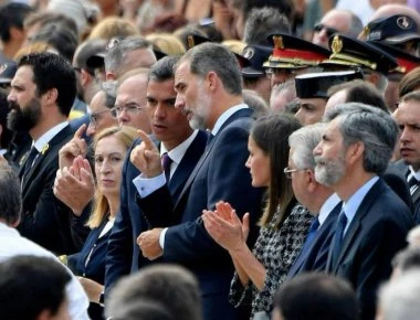 Ισπανία: Φόρος τιμής στα θύματα της τρομοκρατικής επίθεσης στη Βαρκελώνη